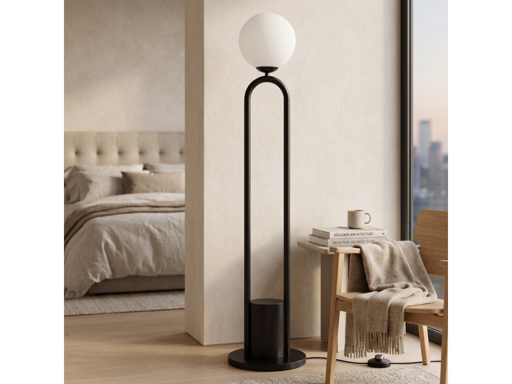 Metall-Stehlampe „Loop“ – 30 x 30 cm – Schwarz