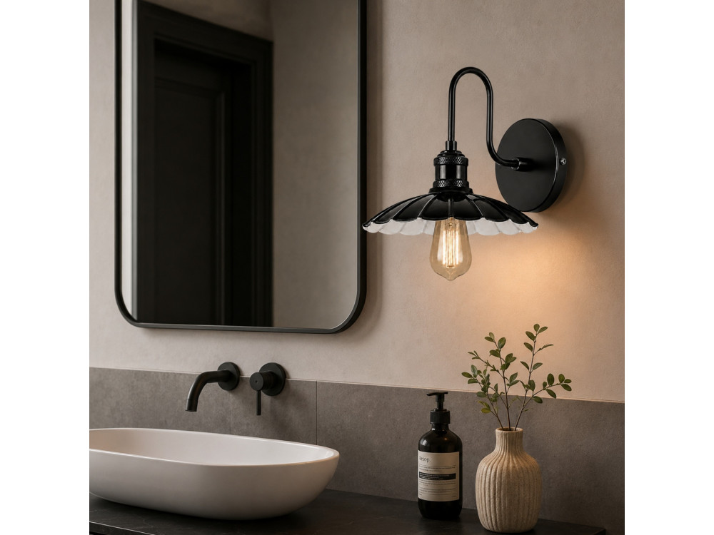 Wandleuchte aus Metall „Volan“ – 25 x 30 cm – Schwarz