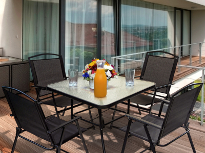 Wie wählt man den richtigen Terrassentisch aus?